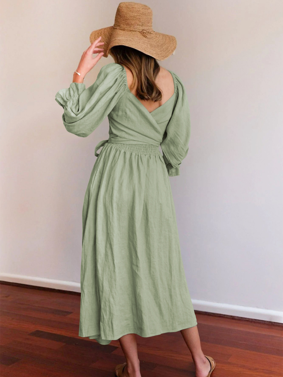 Classic Vintage Dress with a Flattering Fit