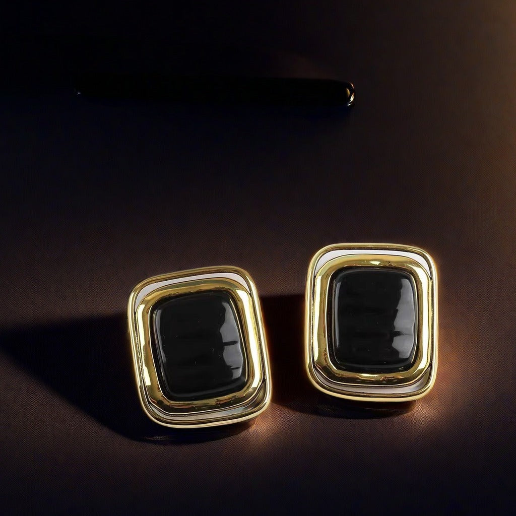 Classic Earring with Timeless Appeal