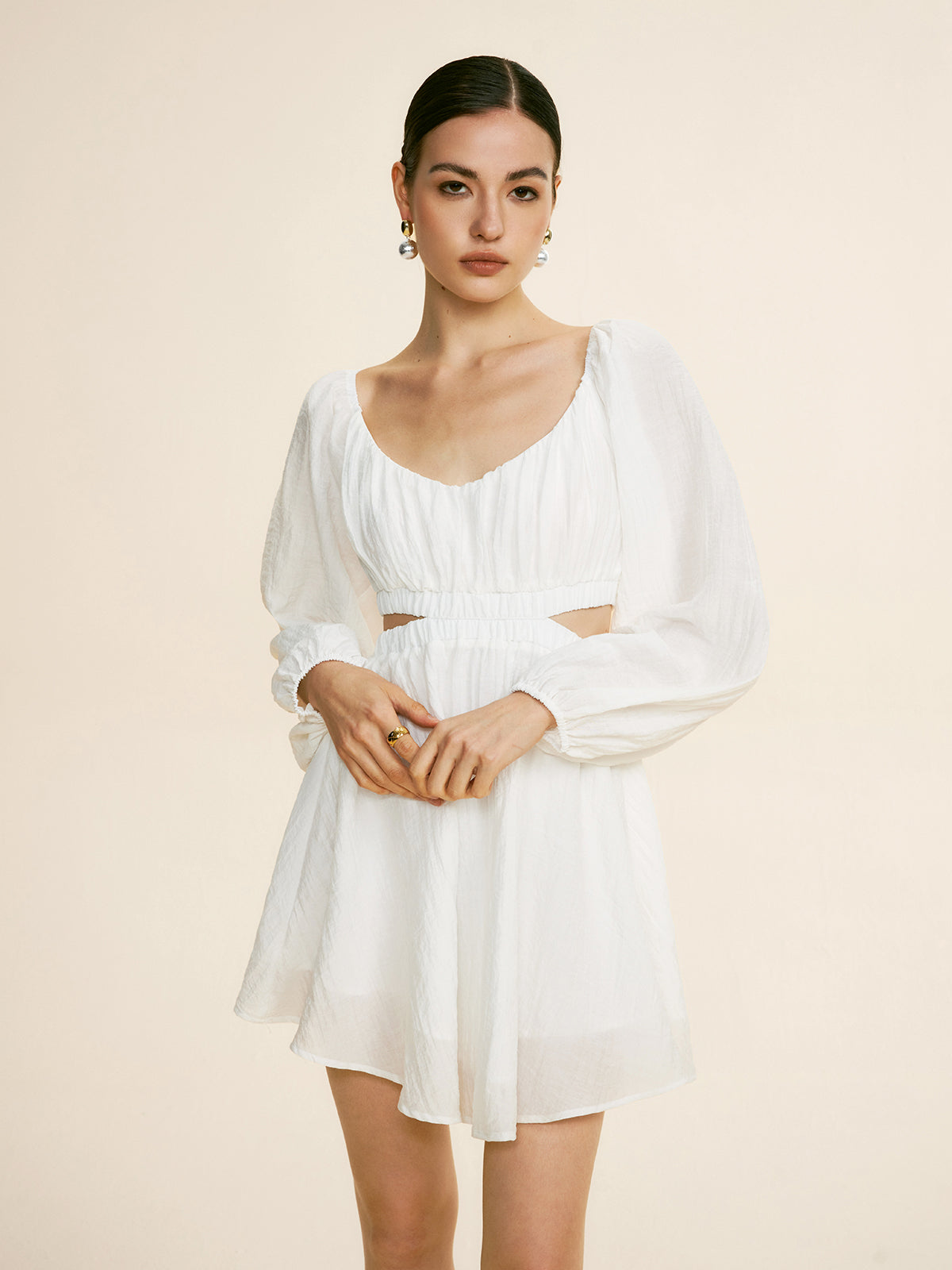 Beautifully Finished Dress in a Timeless Design