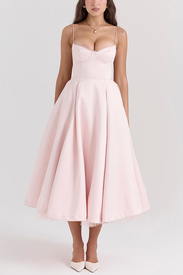 Well Tailored Dress with a Graceful Silhouette