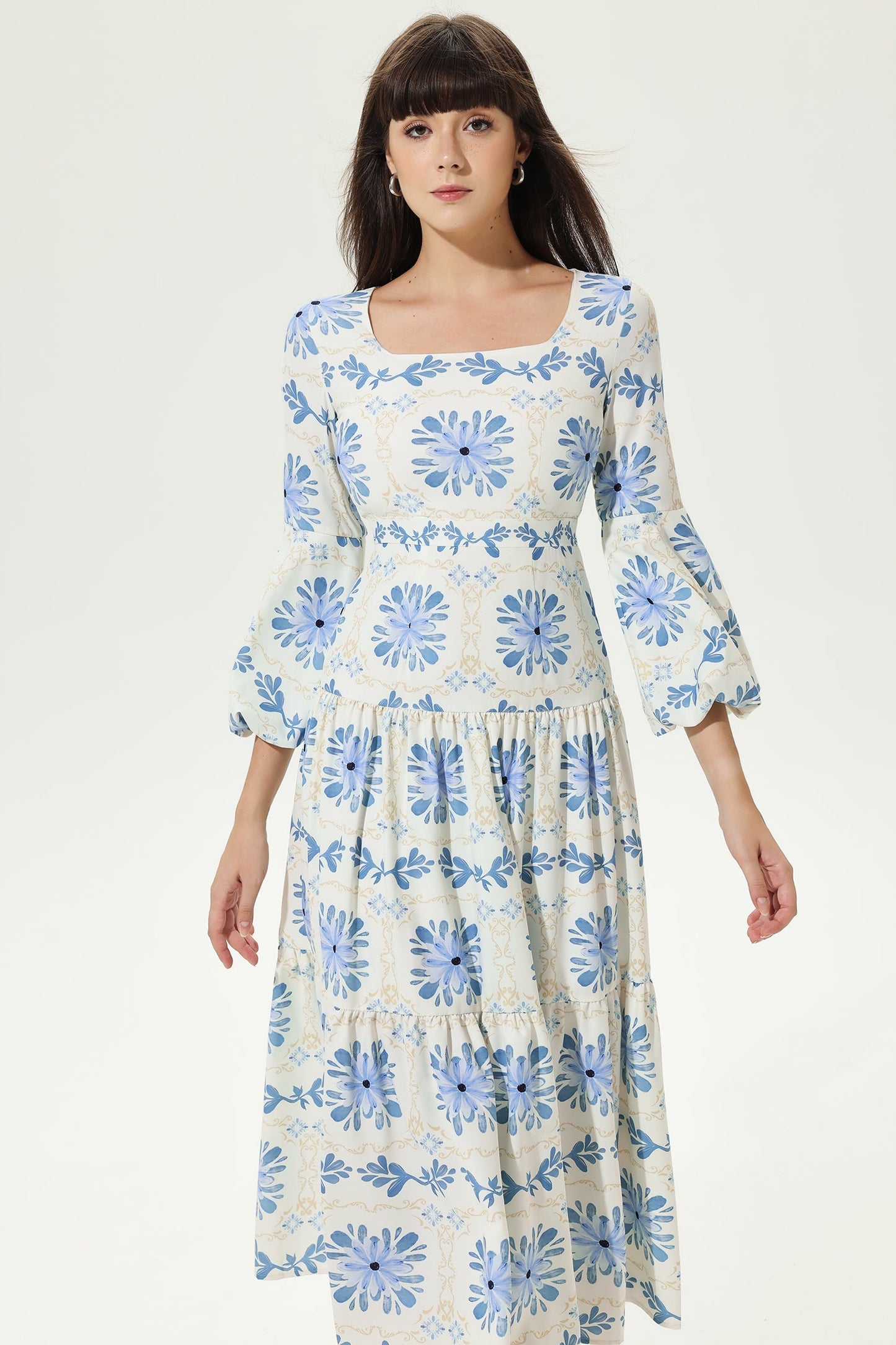 Gracefully Styled Dress for Any Occasion