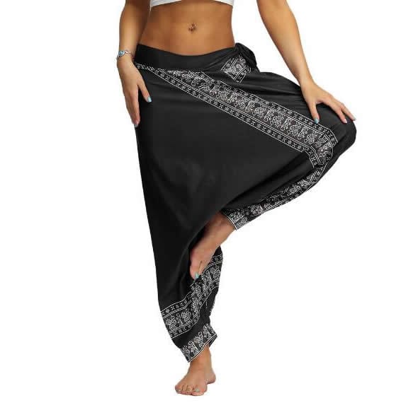 Effortlessly Elegant Pants with a Timeless Design