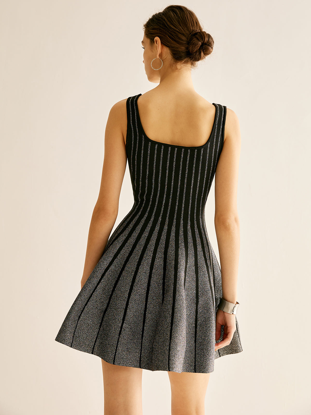 Effortlessly Elegant Sweater with a Timeless Design