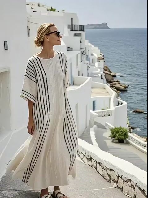 Beautifully Finished Dress in a Timeless Design