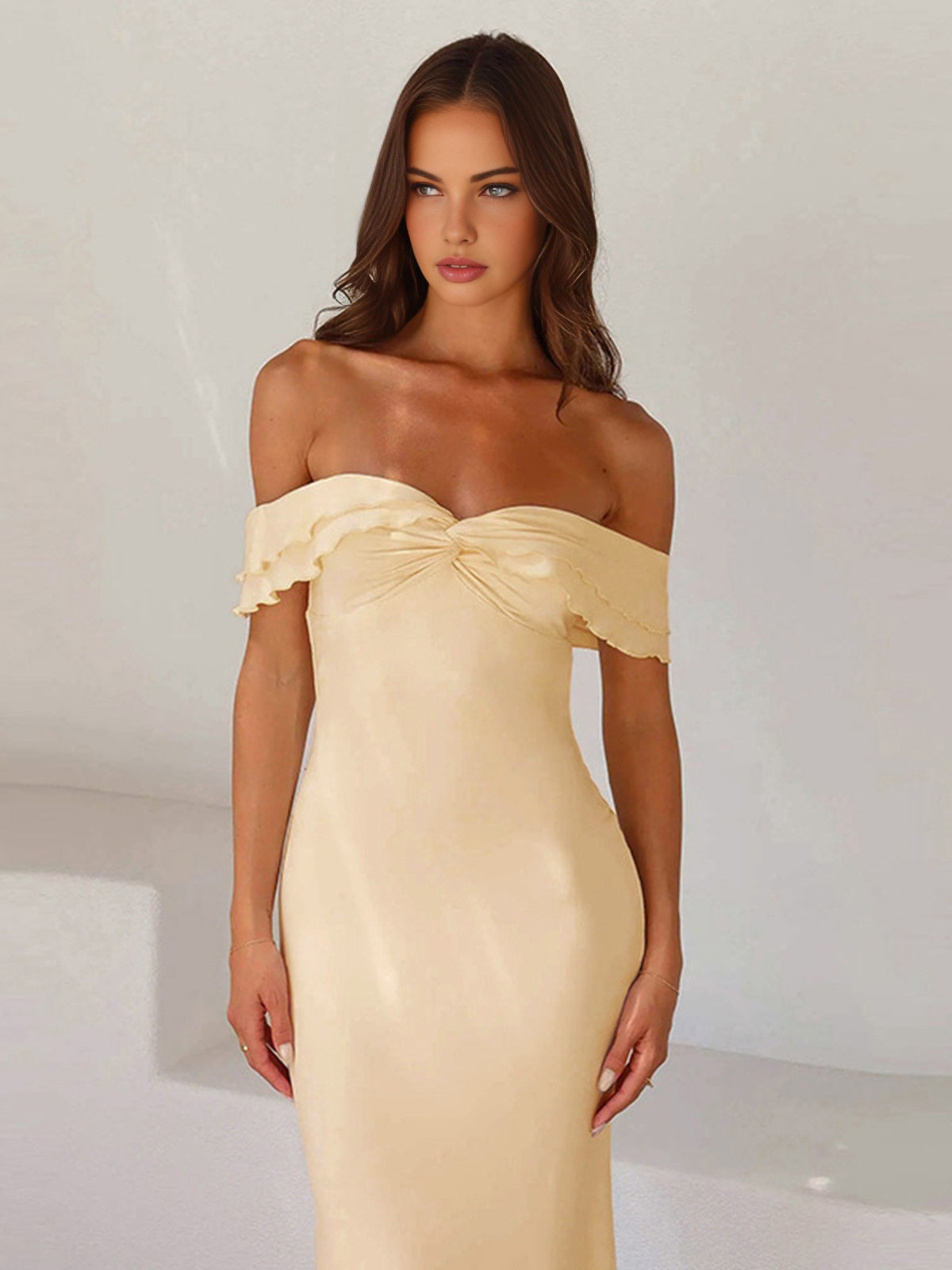 Well Tailored Dress with a Graceful Silhouette