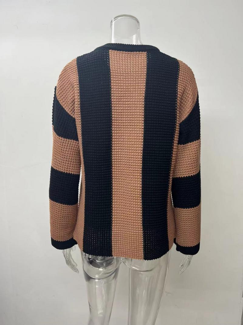 Classic Vintage Sweater with a Flattering Fit