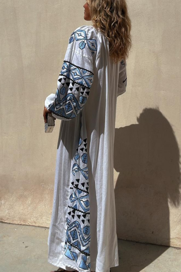 Sophisticated Dress with a Clean Classic Look