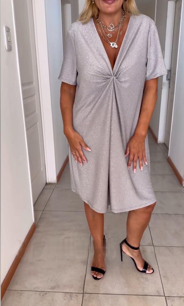 Effortlessly Elegant Dress with a Timeless Design