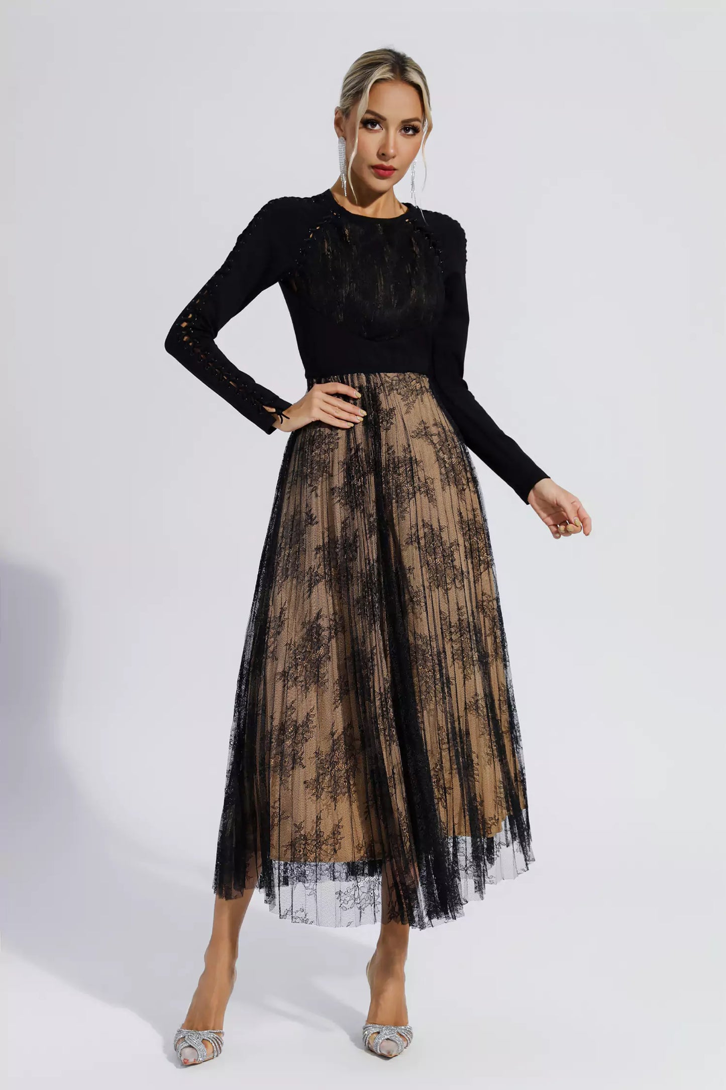 Beautifully Crafted Dress in a Classic Style