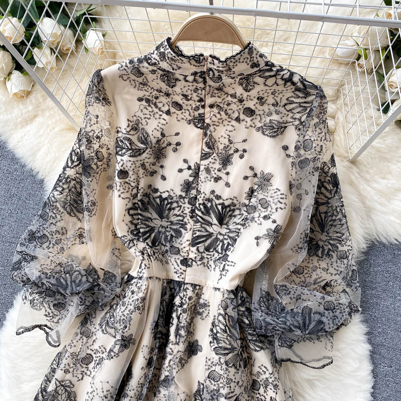 Classic Vintage Dress with a Flattering Fit