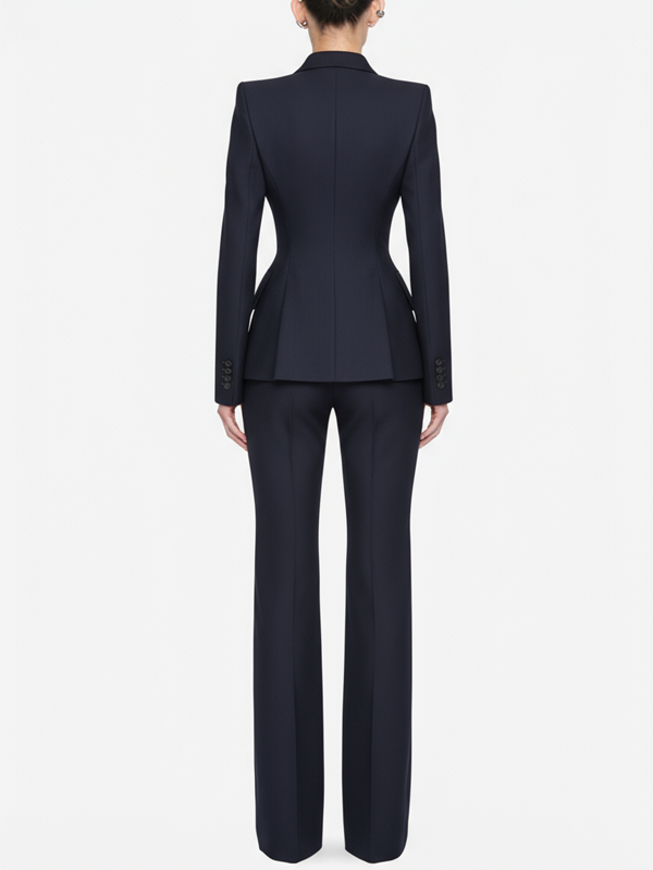 Polished Trousers with an Effortless Classic Look