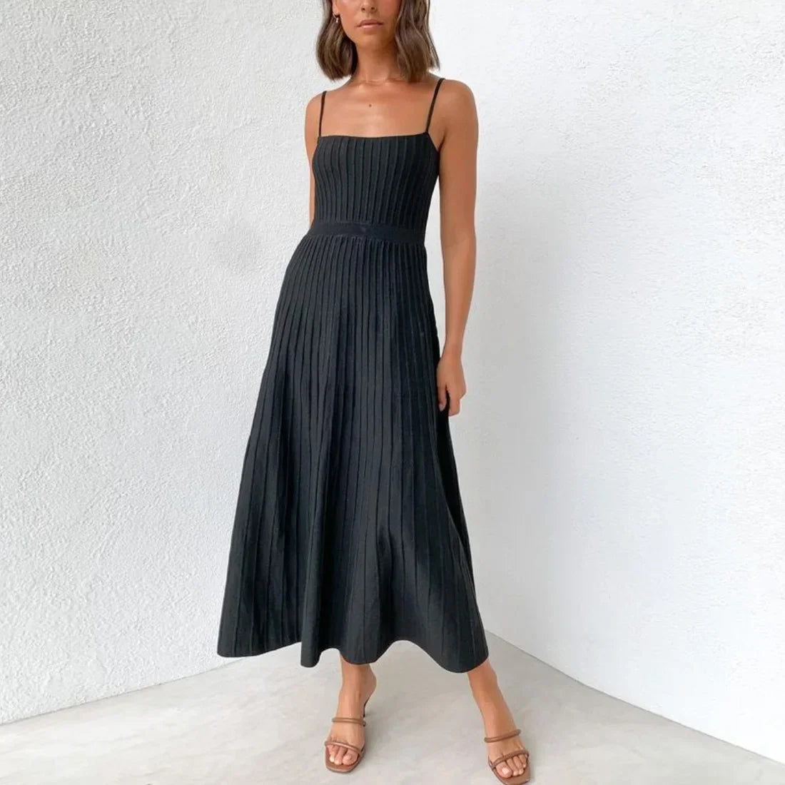 Classic Vintage Dress with a Flattering Fit