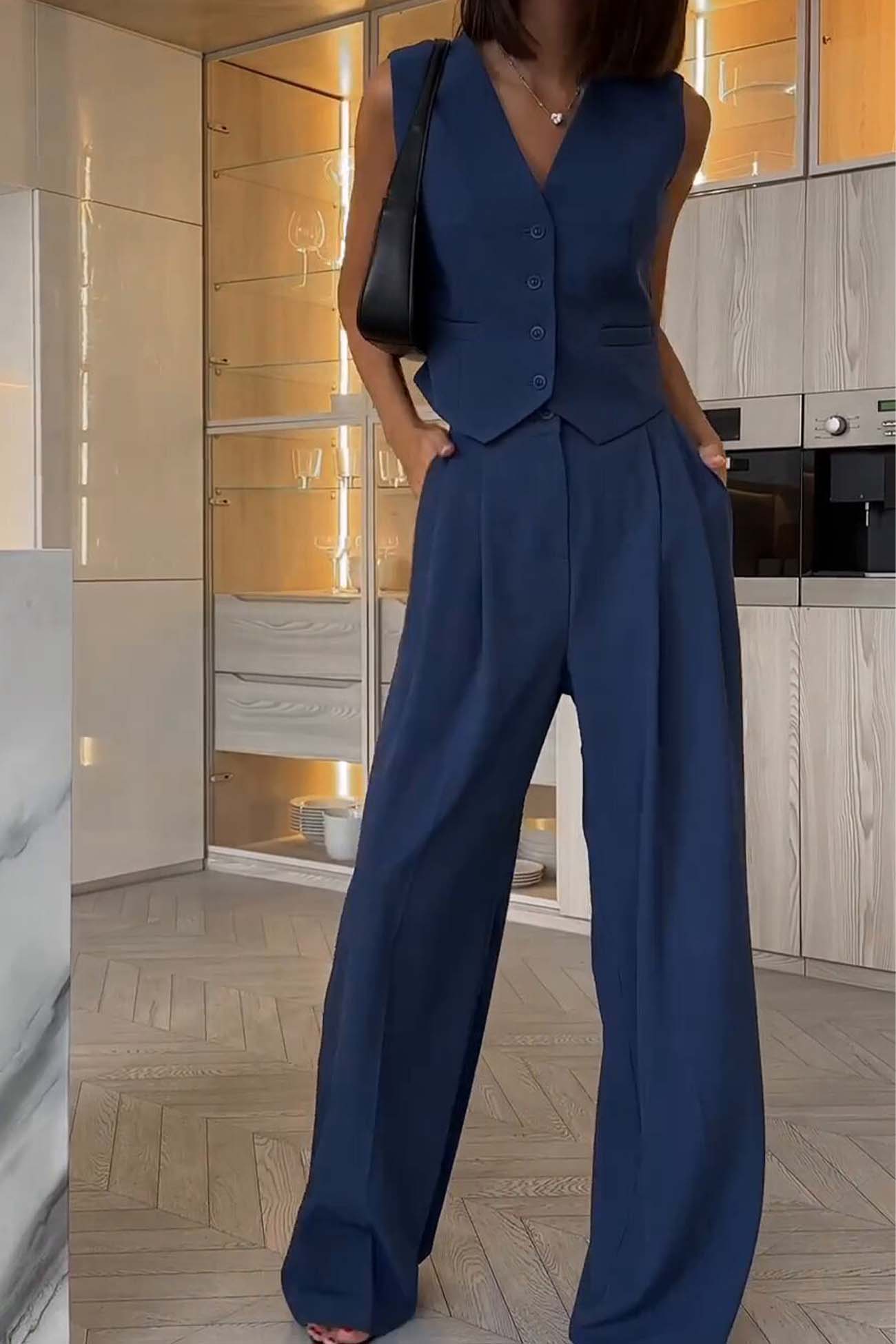 Elegantly Styled Pants for Everyday Wear