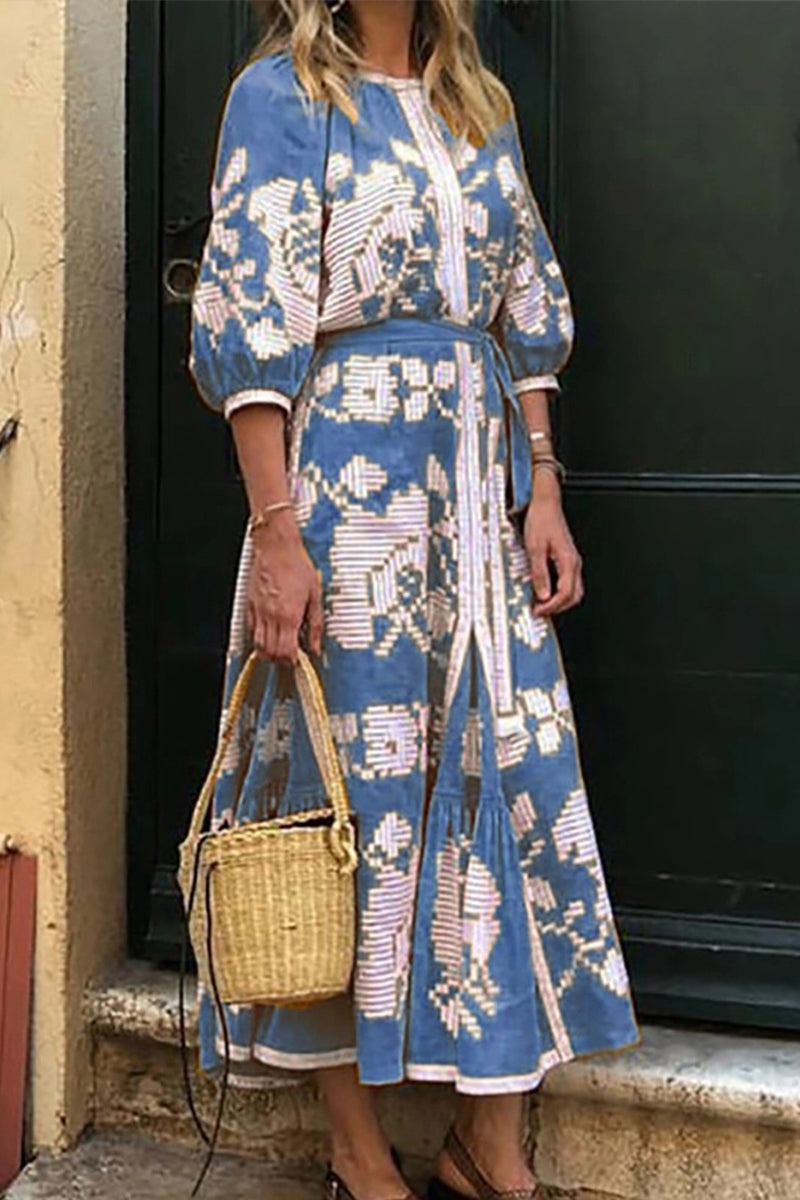 Classic Vintage Dress with a Flattering Fit