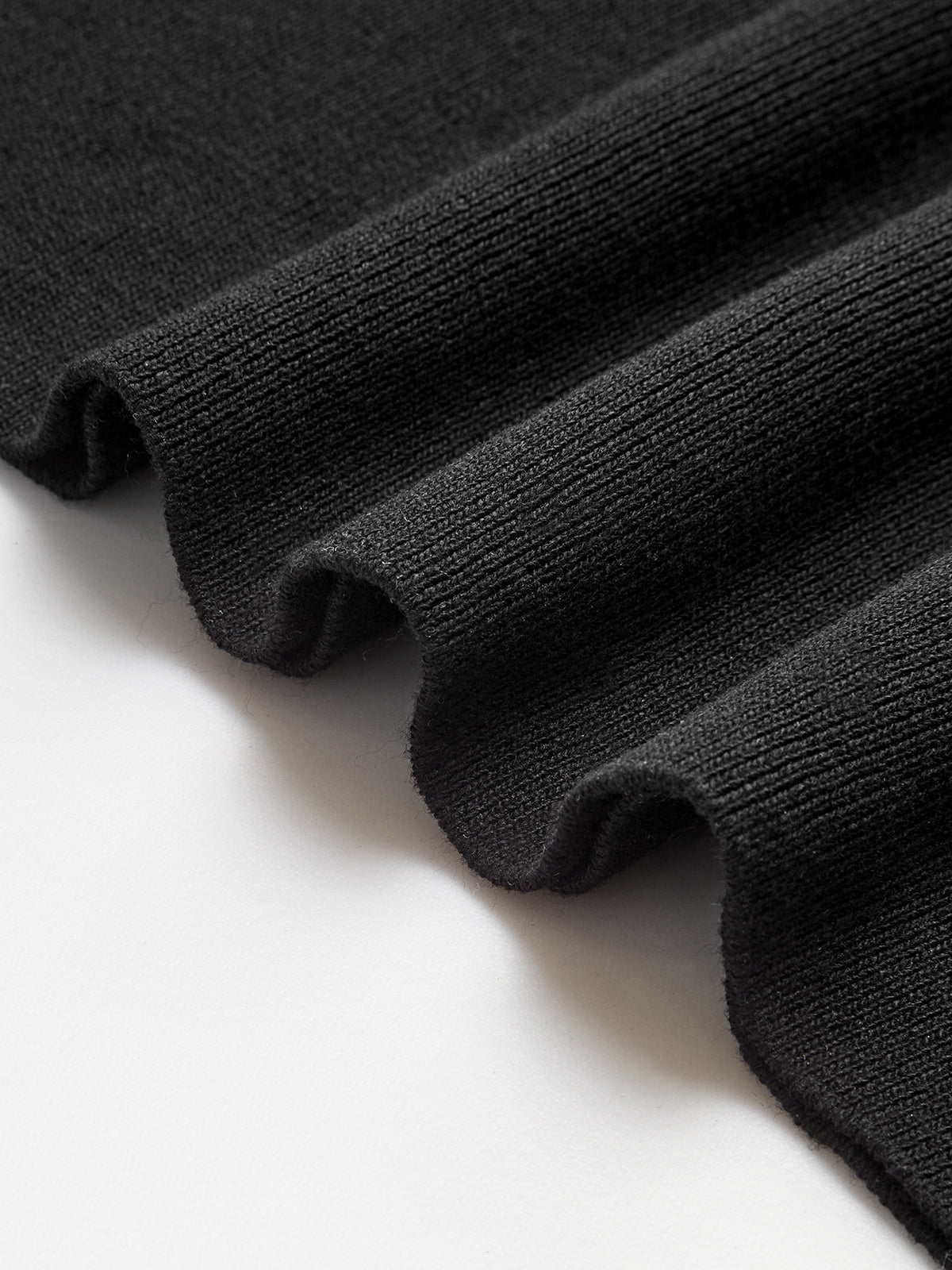 Well Tailored Sweater with a Graceful Silhouette