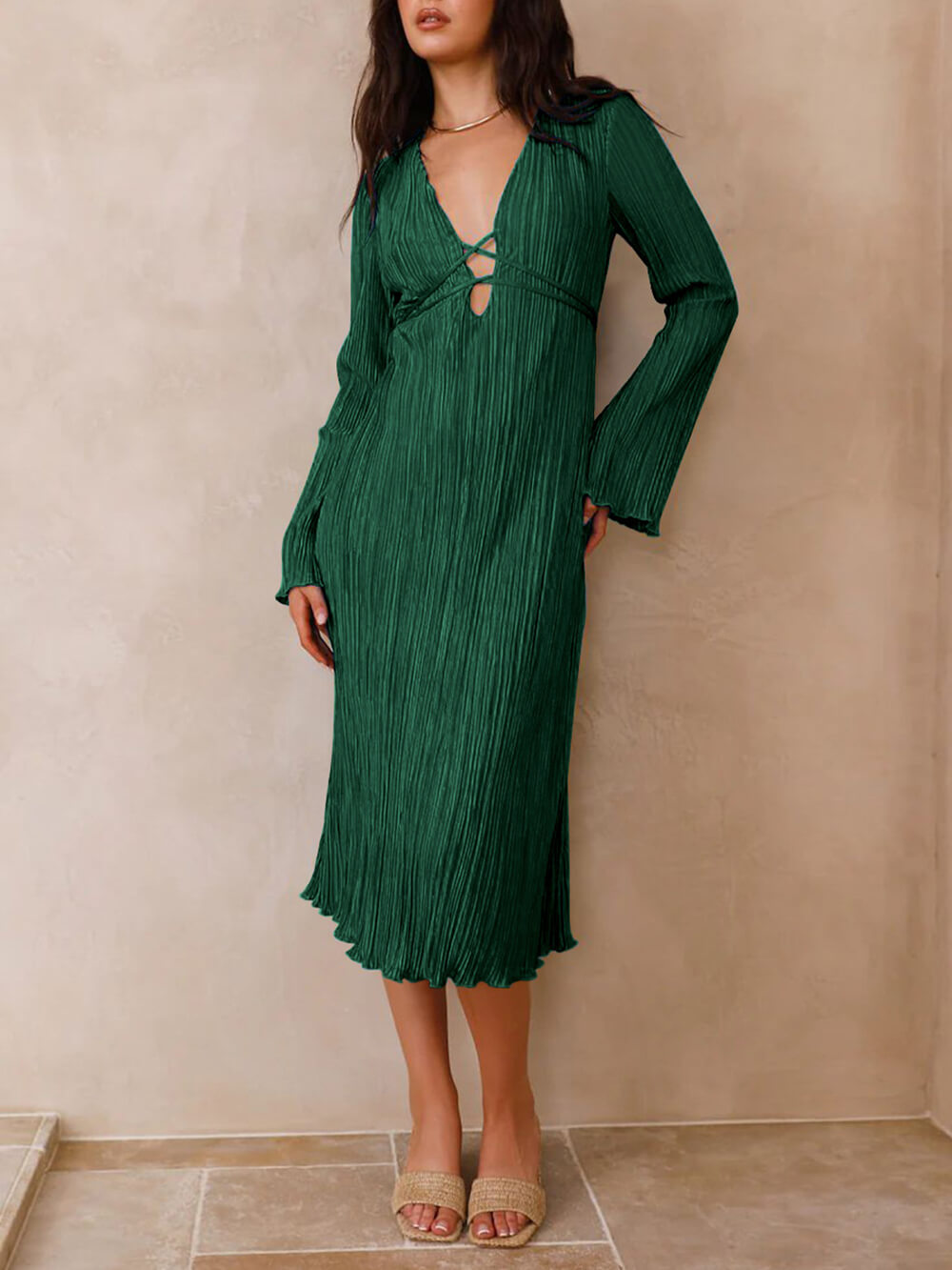 Well Tailored Dress with a Graceful Silhouette