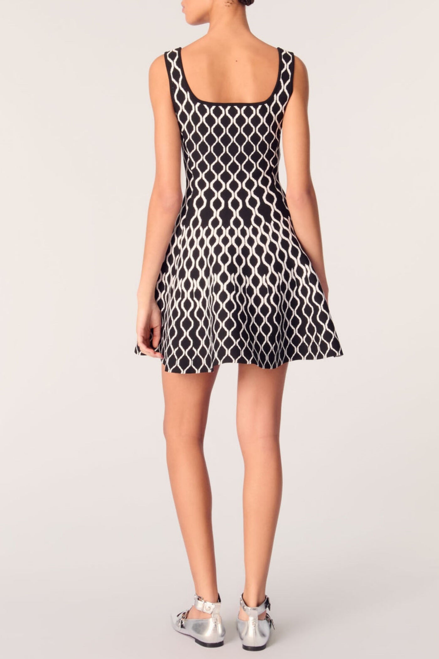 Classic Vintage Dress with a Flattering Fit