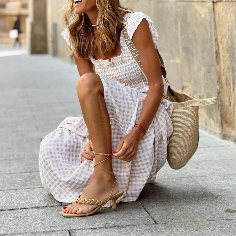 Classic Vintage Dress with a Flattering Fit