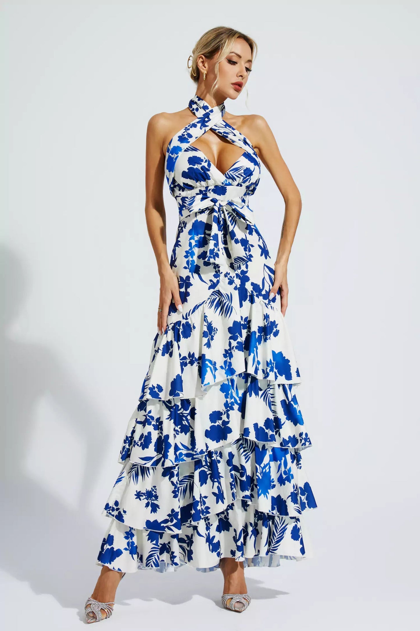 Beautifully Finished Dress in a Timeless Design