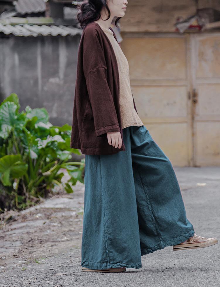 Well Tailored Pants with a Graceful Silhouette