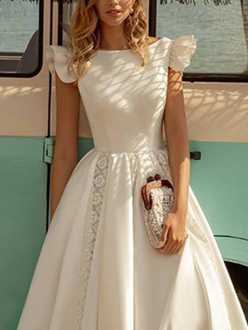 Beautifully Finished Dress in a Timeless Design