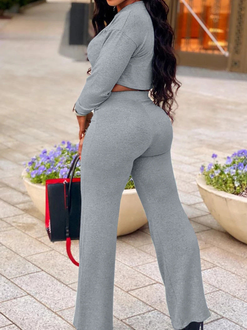 Effortlessly Elegant Pants with a Timeless Design