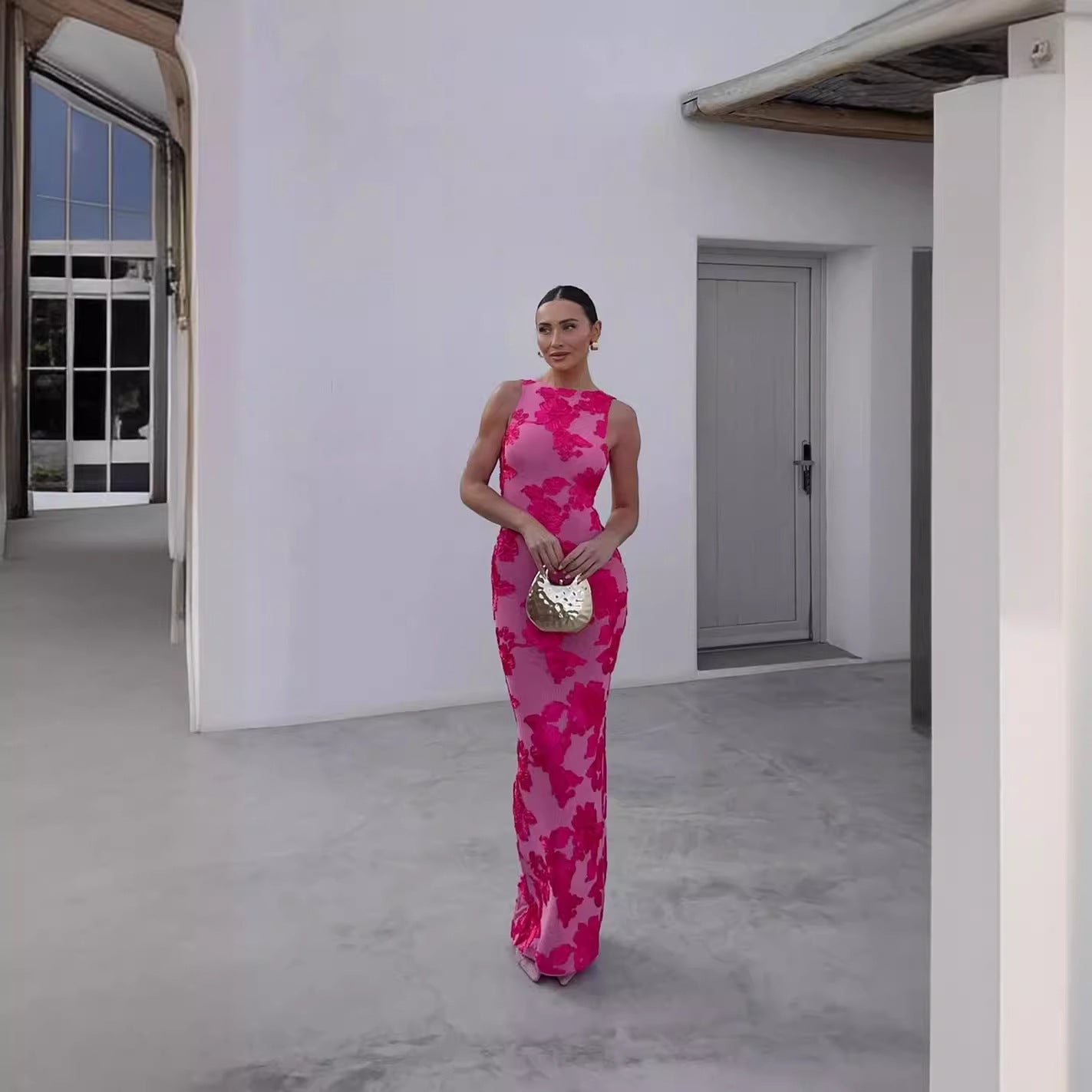 Gracefully Styled Dress for Any Occasion