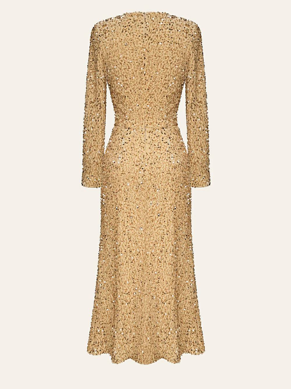 Well Tailored Dress with a Graceful Silhouette