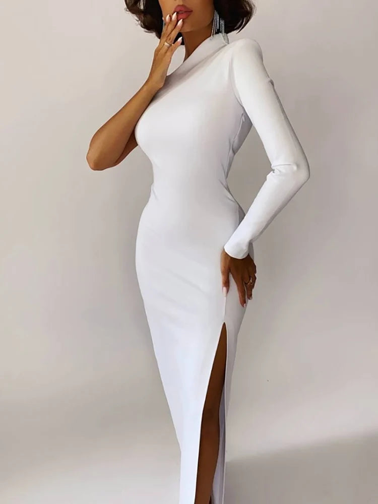 Beautifully Finished Dress in a Timeless Design