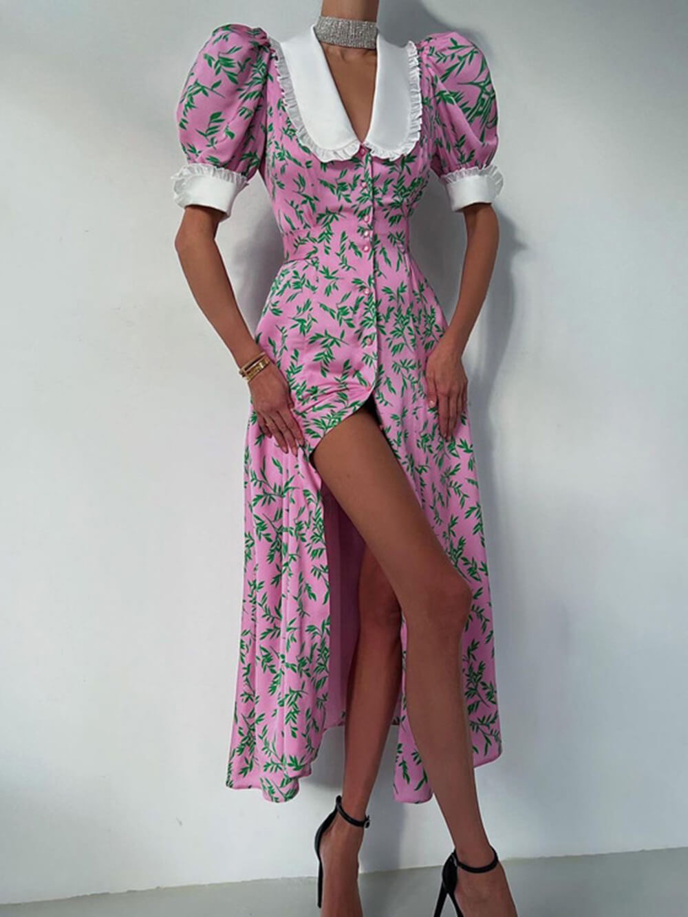 Well Tailored Dress with a Graceful Silhouette