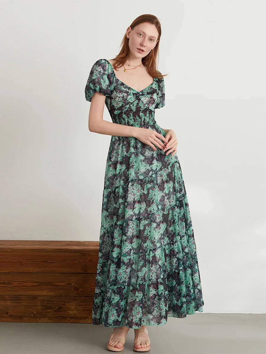 Well Tailored Dress with a Graceful Silhouette