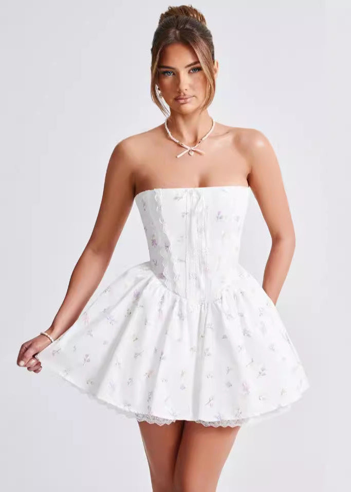 Beautifully Finished Dress in a Timeless Design