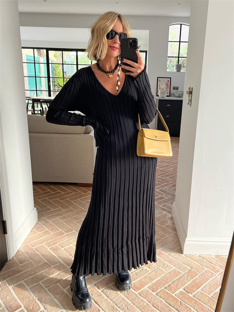Effortlessly Elegant Dress with a Timeless Design