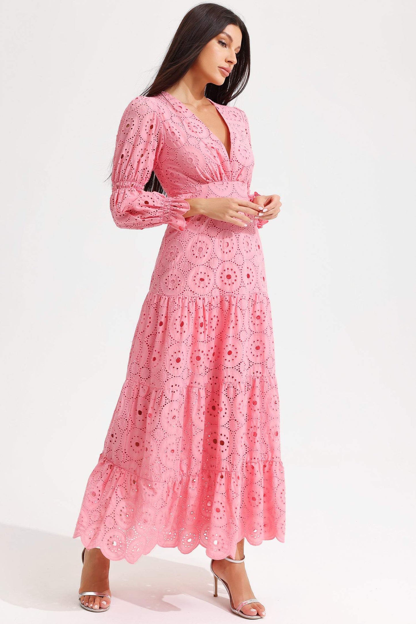 Beautifully Finished Dress in a Timeless Design