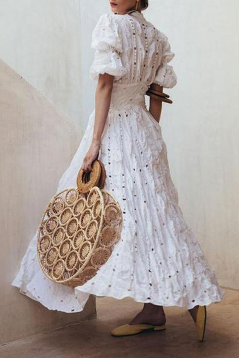 Effortlessly Elegant Dress with a Timeless Design