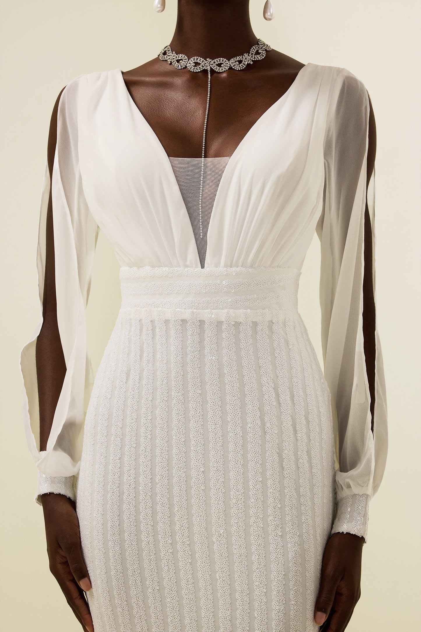 Beautifully Finished Dress in a Timeless Design