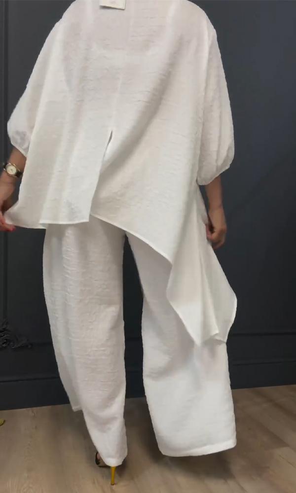 Well Tailored Pants with a Graceful Silhouette