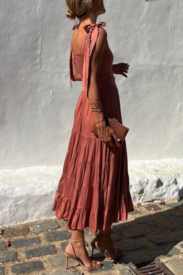 Effortlessly Elegant Dress with a Timeless Design