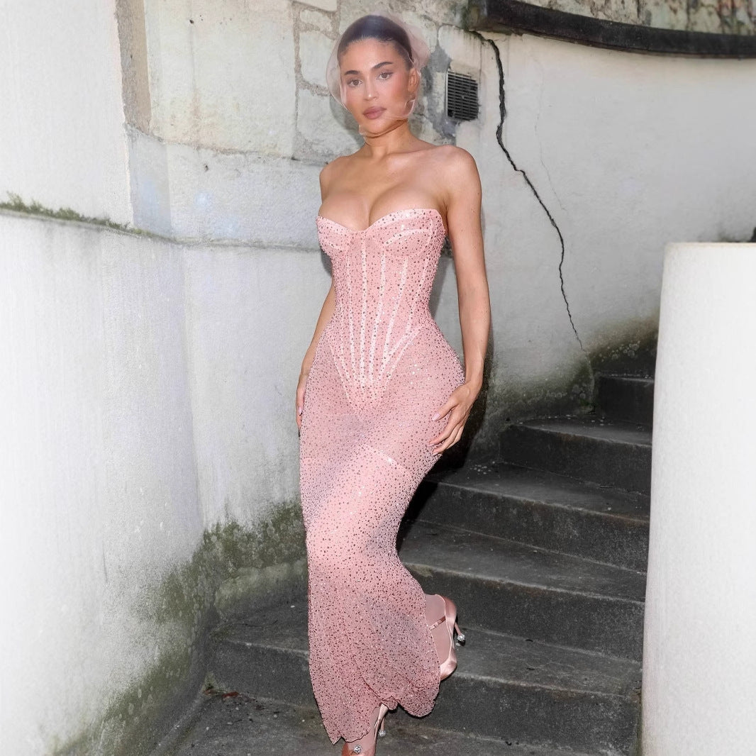 Effortlessly Elegant Dress with a Timeless Design