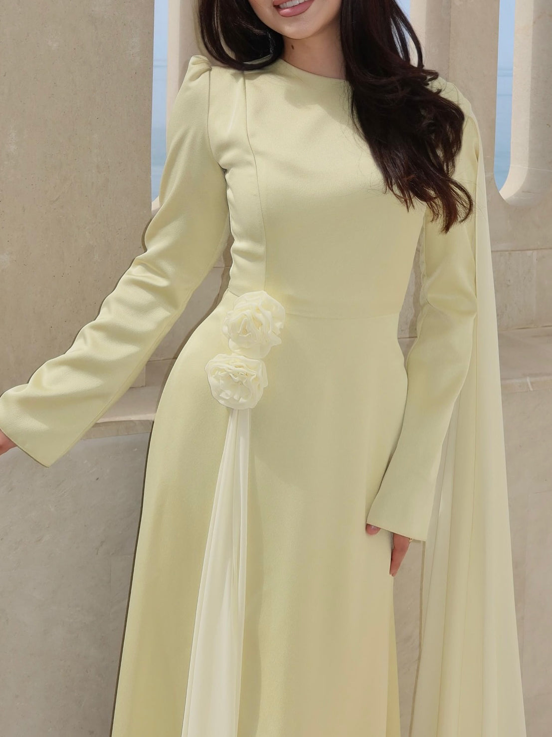 Beautifully Finished Dress in a Timeless Design