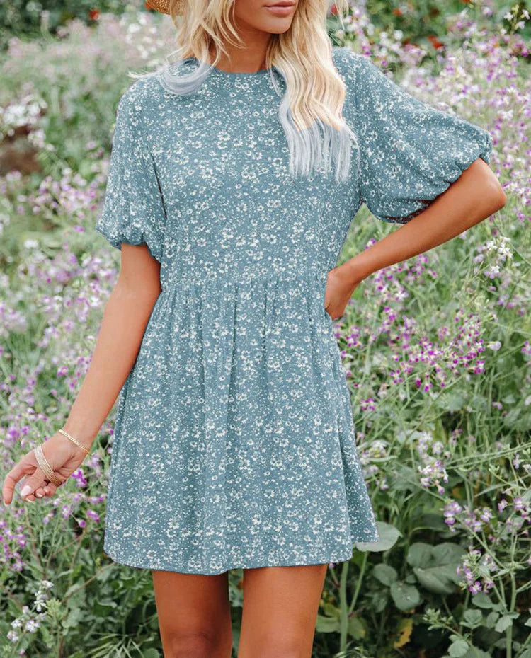 Classic Vintage Dress with a Flattering Fit
