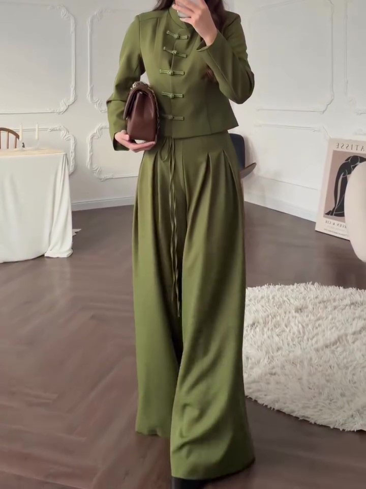 Classic Set with Timeless Appeal