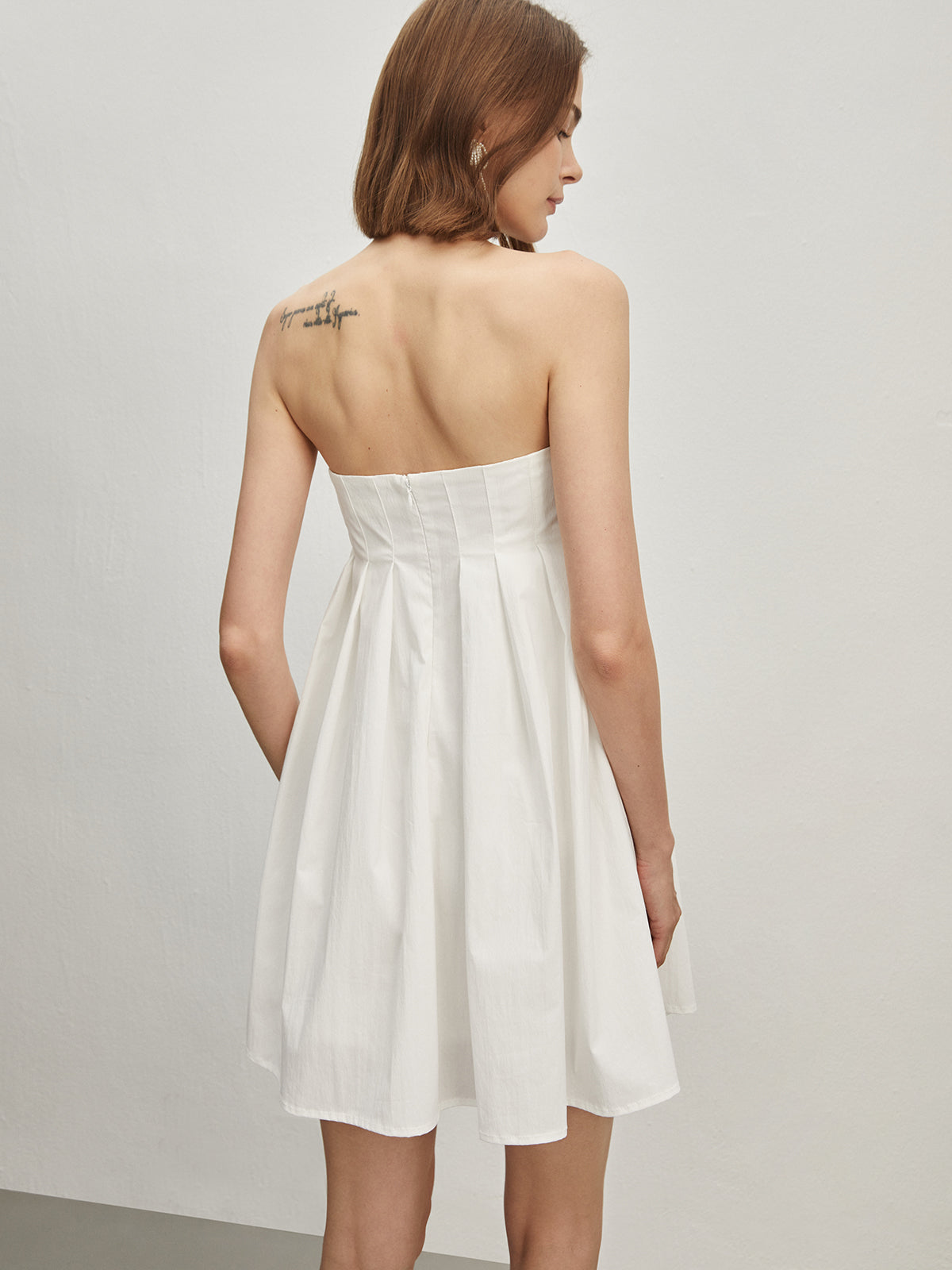 Well Tailored Dress with a Graceful Silhouette
