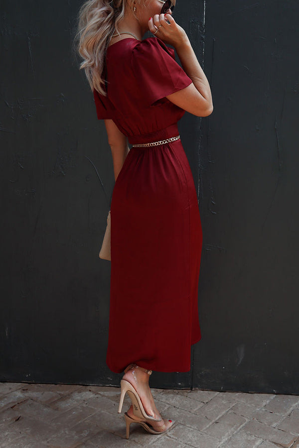 Effortlessly Elegant Dress with a Timeless Design