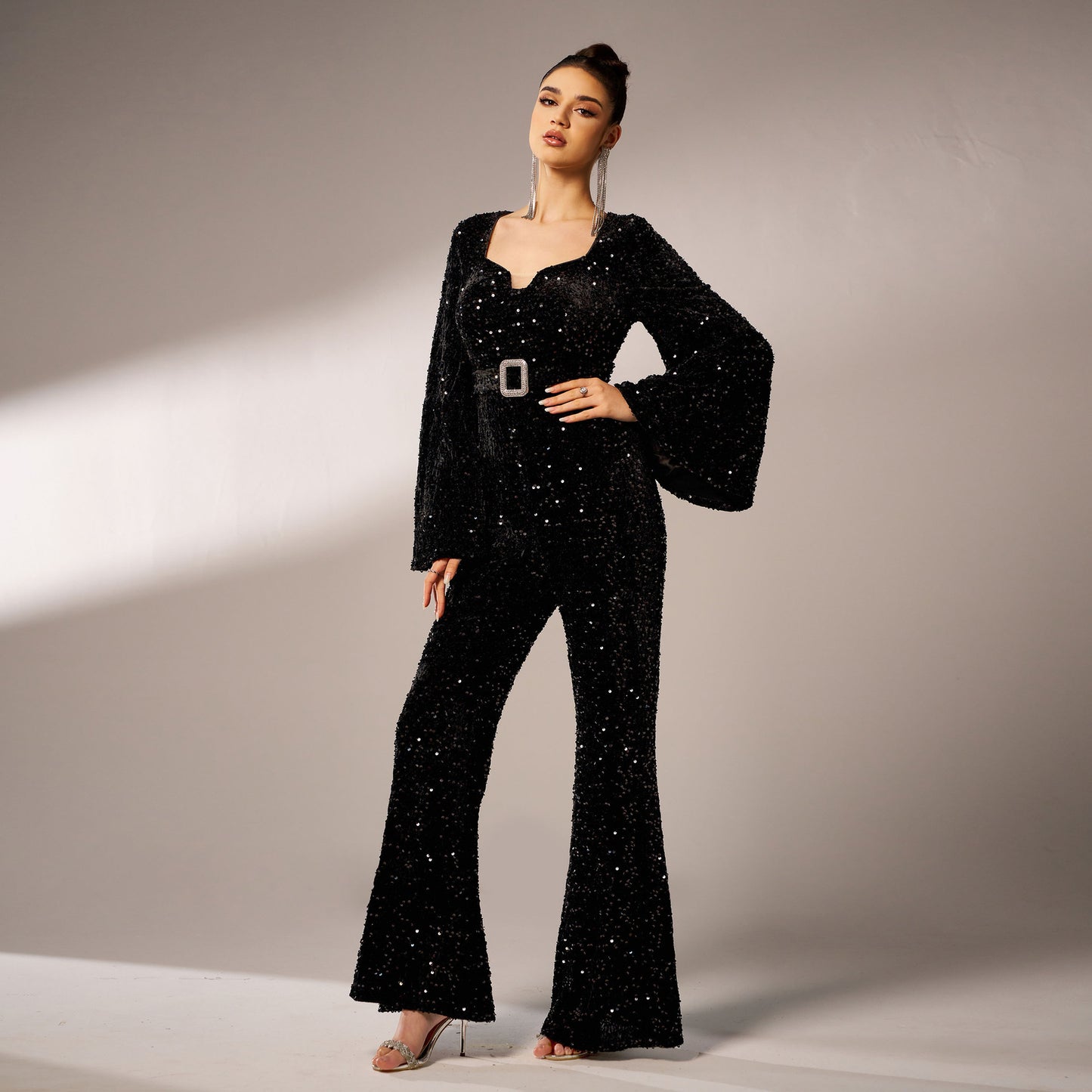 Effortlessly Elegant Garment with a Timeless Design