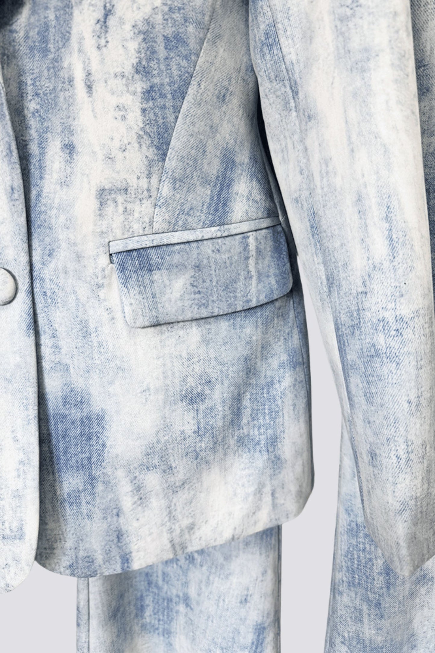 Beautifully Finished Garment in a Timeless Design