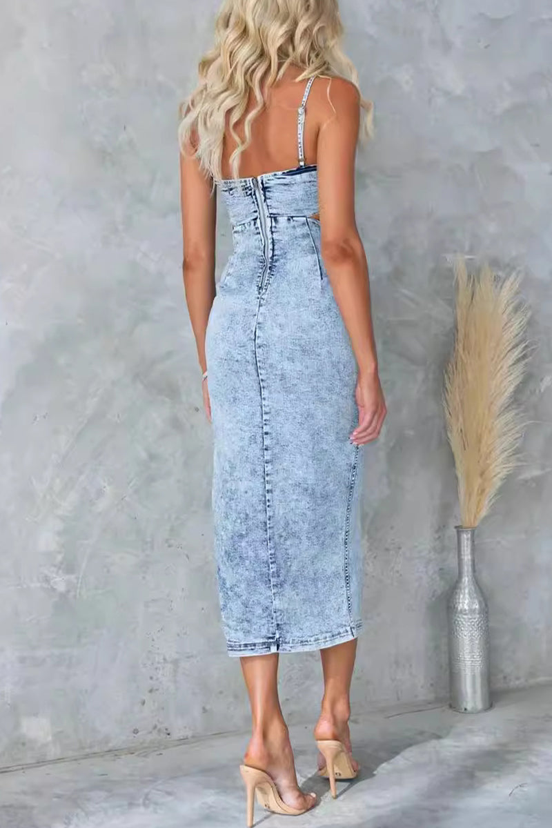 Classic Vintage Dress with a Flattering Fit