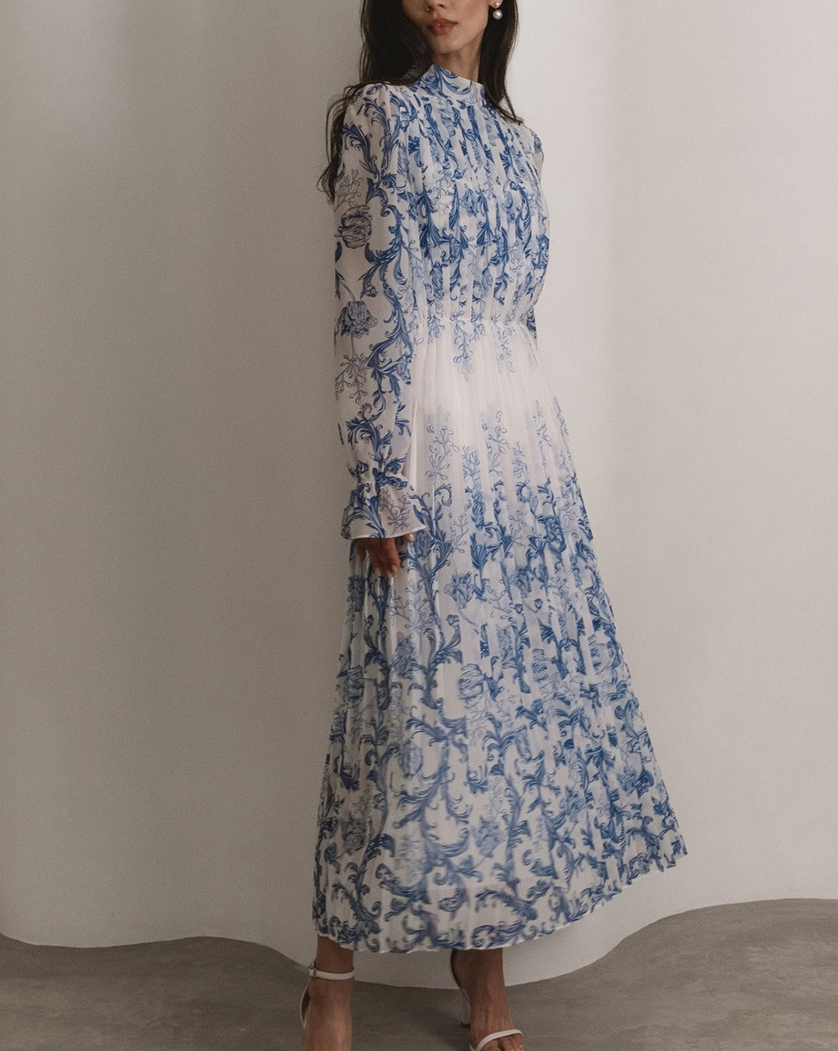 Classic Vintage Dress with a Flattering Fit
