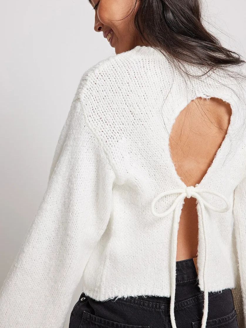 Classic Vintage Sweater with a Flattering Fit
