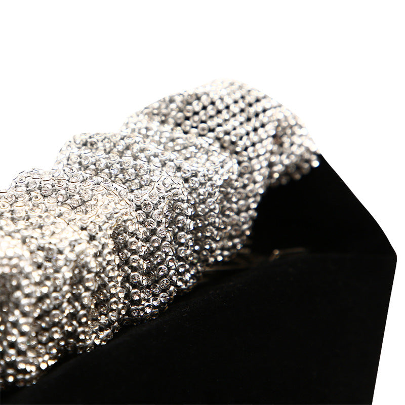 Polished Bag with an Effortless Classic Look